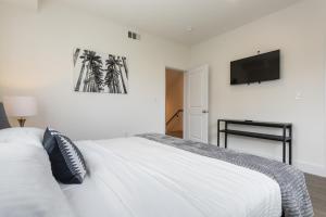 Voodi või voodid majutusasutuse Stylish Dtla Home With Views toas