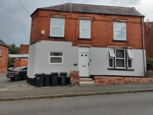 Το κτήριο όπου στεγάζεται  το διαμέρισμα