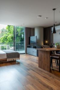Η κουζίνα ή μικρή κουζίνα στο Kiin Living- "Child-free coliving"