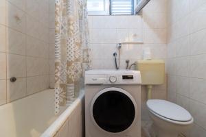 Koupelna v ubytování Apartment Zarace - Gdinj 2047b + 29 fotografií