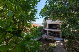 Vonkajšia záhrada v ubytovaní Seaside holiday house Cove Zarace - Gdinj, Hvar - 2048