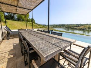 Foto dalla galleria di Peyrusse Peace Pool & Charm a Peyrusse-Grande