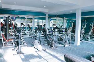 Fitness centrum a/nebo fitness zařízení v ubytování Eastpana Executive Residence 304 Prachinburi