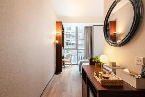 Fotografie z fotogalerie ubytování Dash Living on Queen's v Hong Kongu