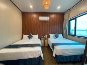 Gallery image of Woodstock Beach Camp in Cat Ba