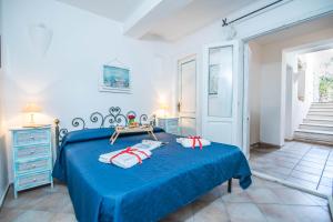 Postel nebo postele na pokoji v ubytování Villa Maestrale 100M from beach - Happy Rentals