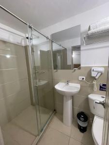 Koupelna v ubytování Hotel Hernández CTG