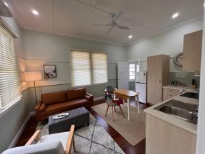 Afbeelding uit fotogalerij van Charming Lismore Home in Lismore +2 foto's