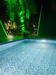 Bazén v ubytování GreenLeaf Resorts and Restaurant nebo v jeho okolí