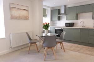 Lonsdale House Boutique Apartments的厨房或小厨房