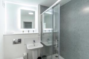 Lonsdale House Boutique Apartments的一间浴室