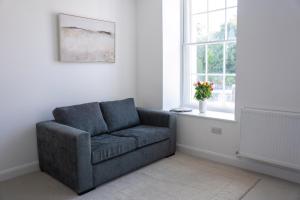 Lonsdale House Boutique Apartments的休息区