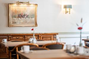 Veitingastaður eða matsölustaður á Kleinhuis Hotel Mellingburger Schleuse