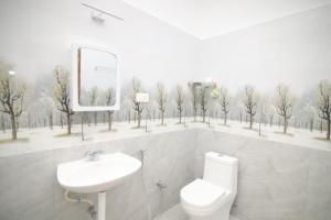 Ένα μπάνιο στο Sk Grand Villa, Heritage Inn +30 φωτογραφίες