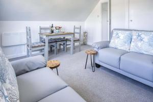 Posezení v ubytování High Deck - 1 Bedroom Apartment - Saundersfoot