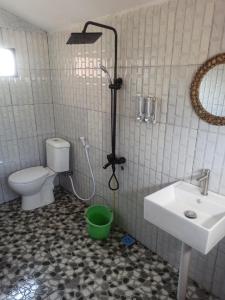 Koupelna v ubytování Griya Keboen Dieng