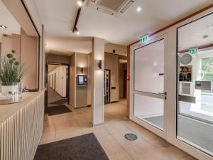 Kuchyň nebo kuchyňský kout v ubytování B&B Hotel Oldenburg