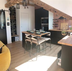 Kuchnia lub aneks kuchenny w obiekcie Gîte La Terrasse du 37