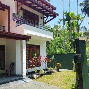 Κήπος έξω από το Life House Unawatuna