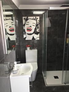 Ένα μπάνιο στο Ocean View Studio in Playa del Ingles +10 φωτογραφίες