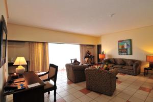 Mombasa Continental Resort的休息区