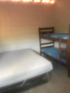 Camera con 2 Letti a Castello di Sítio Recanto do Pardal a Santa Rita de Caldas