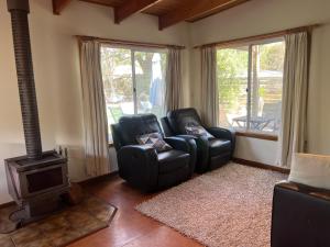 Gallery image of Homey Beach Cottage with Spa, walk to beach in Cowes