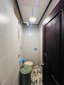 Phòng tắm tại Mamatua N Saleo Villa