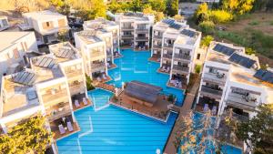 Bazén v ubytování Ladonia Hotels Mio Bianco nebo v jeho okolí