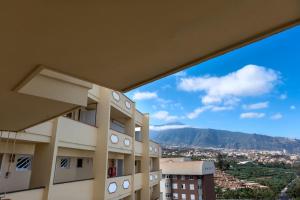 A general mountain view or a mountain view taken from Az apartmant