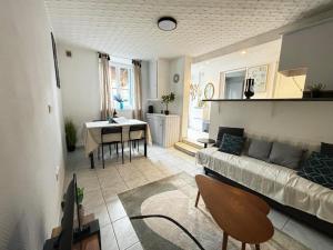 Et opholdsområde på Joli T2 avec jardin - calme & chaleureux