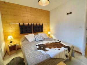Posteľ alebo postele v izbe v ubytovaní Appartement confortable Flumet - Piscine, Parking, 2 ch, 6 pers - FR-1-603-69