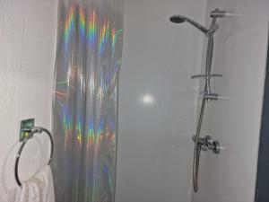 Ένα μπάνιο στο Room near East Midland Airport 7 +19 φωτογραφίες