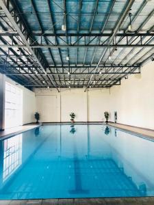 Bazén v ubytování JRT Suites Tagaytay nebo v jeho okolí + 14 fotografií