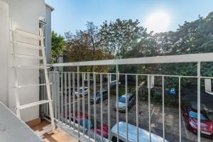 Balkón alebo terasa v ubytovaní Aleja Jana Pawła II 65 by Homeprime