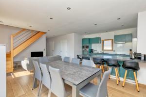 Kuchyň nebo kuchyňský kout v ubytování Villa Ker Minet Belle-Île -12 pers