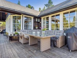 Galeriebild der Unterkunft 4 star holiday home in Storsteinnes in Rundhaug