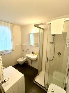 Bilik mandi di Duomo Flats +54 gambar