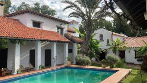 Πισίνα στο ή κοντά στο Pinos de la Quebrada