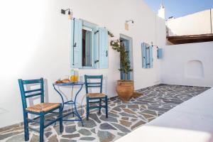 A balcony or terrace at Traditional Luxury House