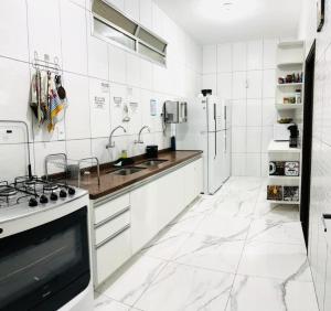 Hostel Estação Maracanã的厨房或小厨房