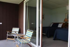 Posezení v ubytování Sandy Point Motel