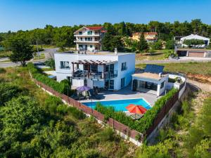 Πισίνα στο ή κοντά στο Villa Rampada