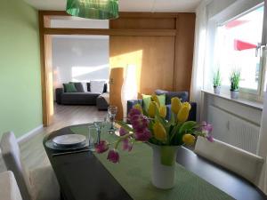 Φωτογραφία από το άλμπουμ του Ferienwohnung Alina- Penthouse Wohnung mit atemberaubendem Blick zum Bodensee σε Kressbronn am Bodensee