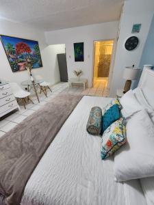 Fotografie z fotogalerie ubytování Chrisanns Beach Resort, Apt 21 v destinaci St Mary