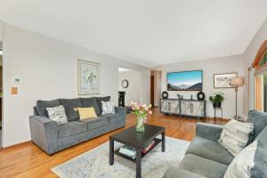 Gallery image of Cottage Grove Haven, Spacious 4-Bed, 3 Baths Retreat in Cottage Grove