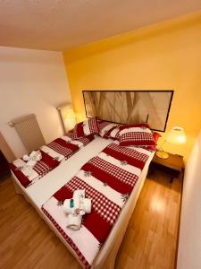 Postel nebo postele na pokoji v ubytování Hotel Rhoneblick
