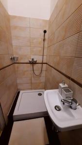 Private apartment near the Danube 1092 Budapest, 10 Ferenc körút Second staircase, third floor, door number 29. kép - 2