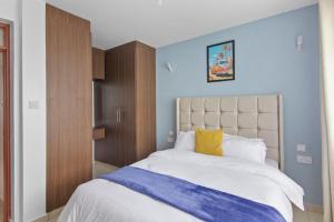 Postel nebo postele na pokoji v ubytování Tatu City Tranquility 3BR APT + 36 fotografií