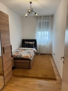 Postel nebo postele na pokoji v ubytování Luxe Living